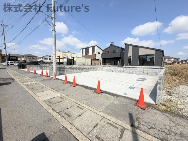 三郷市戸ケ崎　新築戸建　全2棟　1号棟の前面道路含む現地写真|前面道路含む現地写真です。