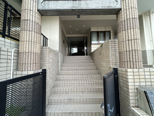 サンパレス六甲のエントランス