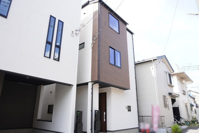 越谷市南越谷3丁目 新築分譲住宅 全3棟 2号棟