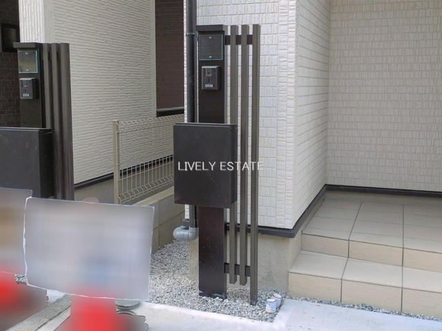 越谷市南越谷3丁目 新築分譲住宅 全3棟 2号棟のその他|インターホン機能付き門柱