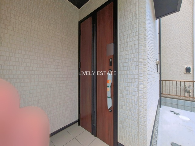 越谷市南越谷3丁目 新築分譲住宅 全3棟 2号棟の玄関