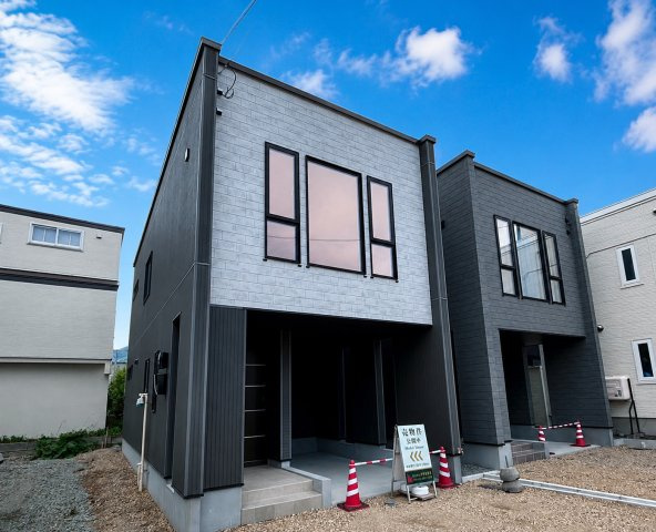 南11条西18丁目　新築戸建