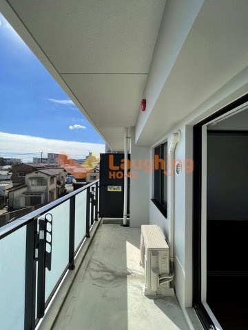 ルナグランデのバルコニー|開放的で明るい空間を演出してくれるバルコニーです※別号室の写真です