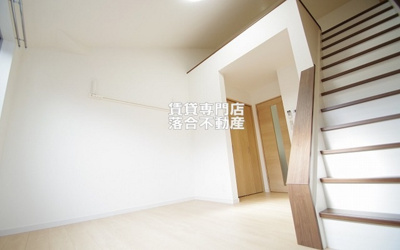 【洋室】 | キュステ | 固定階段で便利♪