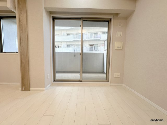 クリスタルエグゼ南堀江　仲介手数料無料の寝室