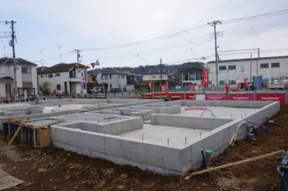 【外観】 | 【仲介手数料無料！！】日野市西平山3丁目　新築戸建て（全4棟）4号棟　4980万円 | 令和８年3月２８日撮影　建築中