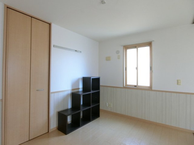 【洋室】 | リビングタウン両三柳Ａ棟 | 家具家電は設備ではありません。