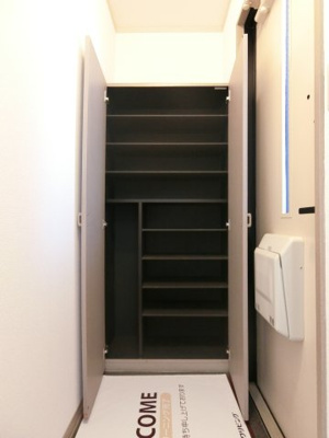 【玄関】 | プリムローズⅢA棟