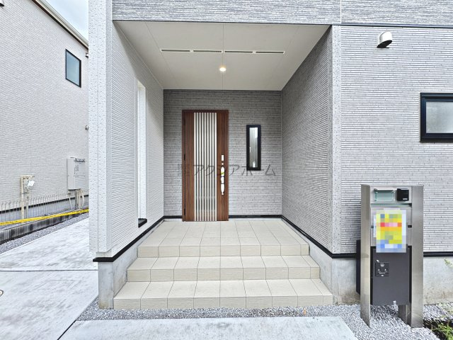 入間市下藤沢５丁目・全13棟　新築一戸建　12号棟　の玄関