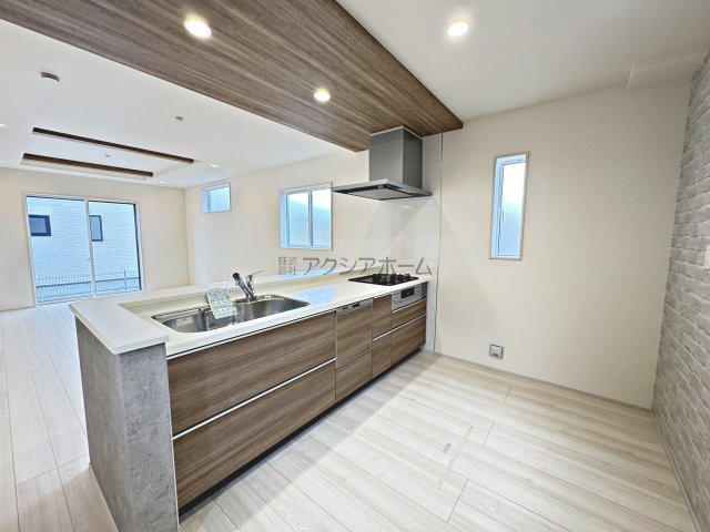 入間市下藤沢５丁目・全13棟　新築一戸建　12号棟　のキッチン|リビングを見渡せる対面キッチン・食洗機付です。