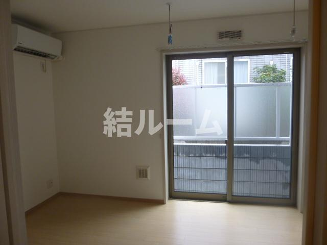 練馬区桜台１丁目のアパートの居間・リビング