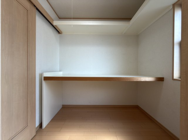 松田町松田庶子　新松田駅まで徒歩4分の広々庭付き戸建の収納