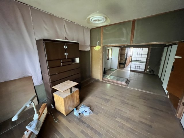 塩屋町戸建ての洋室