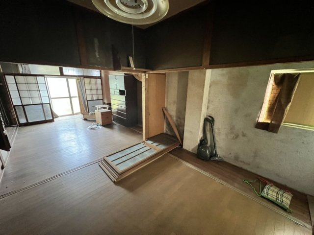 塩屋町戸建ての洋室