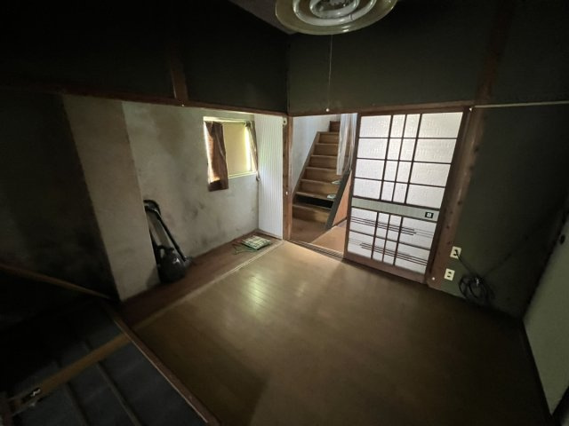 塩屋町戸建ての洋室