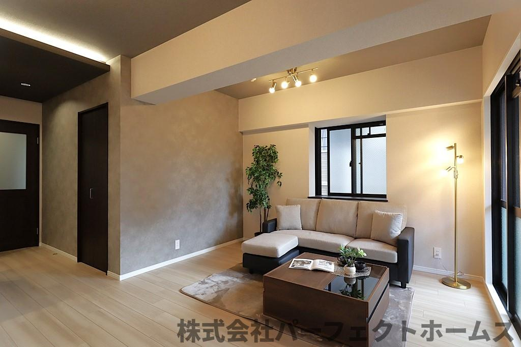 メロディーハイム牧野公園弐番館の居間・リビング