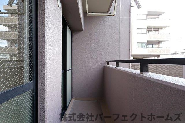 メロディーハイム牧野公園弐番館のバルコニー|バルコニーからの眺めを楽しみながら食事をしませんか