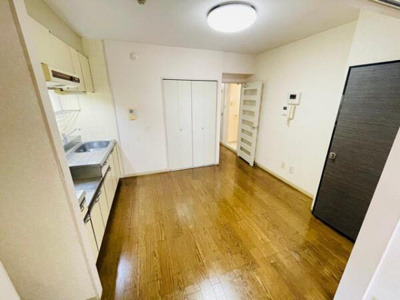 【居間・リビング】 | ブリズ岸根公園 | ※別室の写真です。