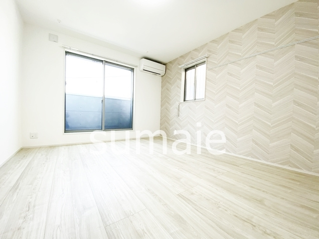 パインヒル15の居間・リビング|★明るいお部屋です★