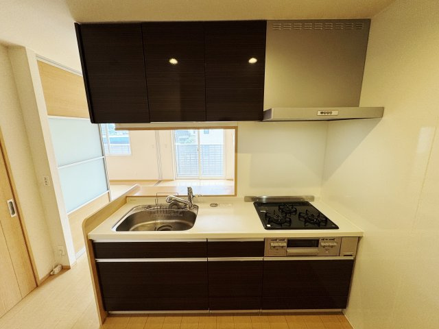 広島市安佐南区上安２丁目のアパートのキッチン