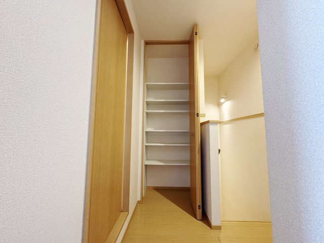 広島市安佐南区上安２丁目のアパートの収納