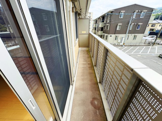 広島市安佐南区上安２丁目のアパートのバルコニー