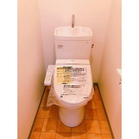 横浜市戸塚区上倉田町の賃貸マンションのトイレ