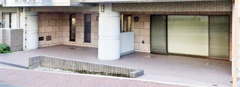 横浜市戸塚区品濃町の賃貸マンションのエントランス