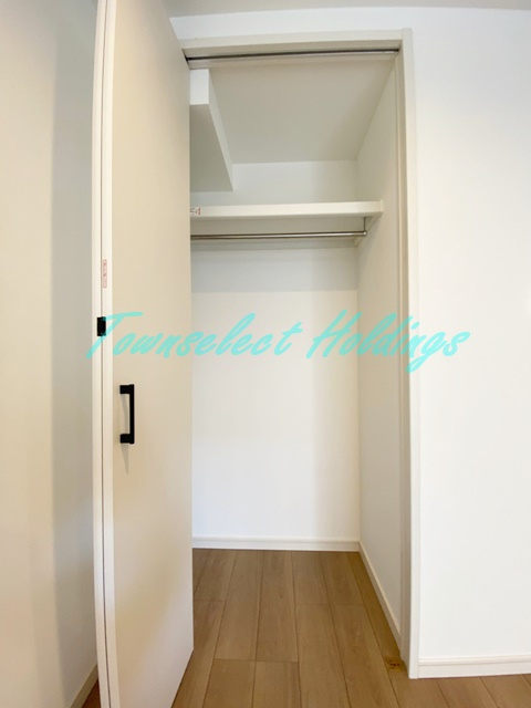 横浜市戸塚区吉田町のアパートの収納|ハンガーラック付きで楽々収納♪