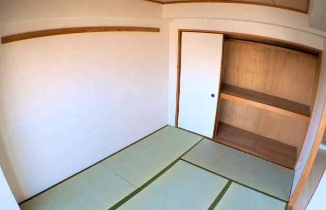 大和高田市日之出東本町の賃貸マンションの収納
