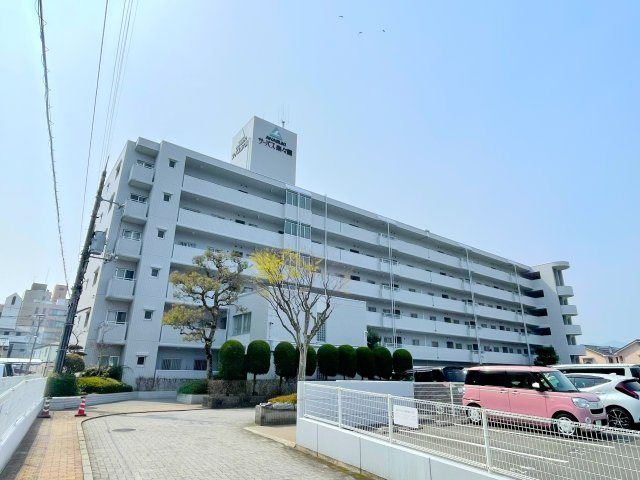 サーパス楽々園の外観