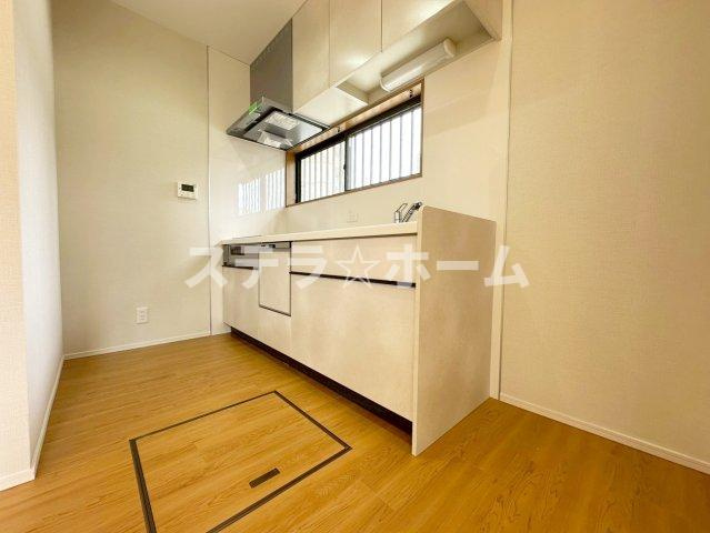 山田東1 中古戸建のキッチン|コンパクトなキッチンで掃除もラクラク