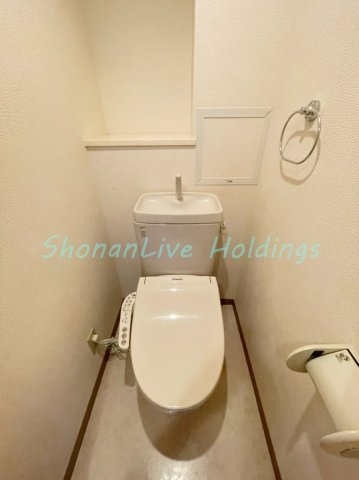 藤沢市今田の賃貸マンションのトイレ|清潔感のあるトイレです