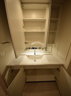 【独立洗面台】 | OPUS RESIDENCE SHINSAIBASHI SOUTH | OPUS RESIDENCE SHINSAIBASHI SOUTH　洗面台収納