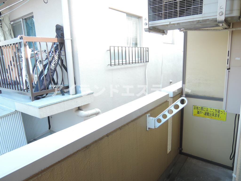 ペアレフルカワ　駅近　ネット1M無料　最上階　角部屋のバルコニー