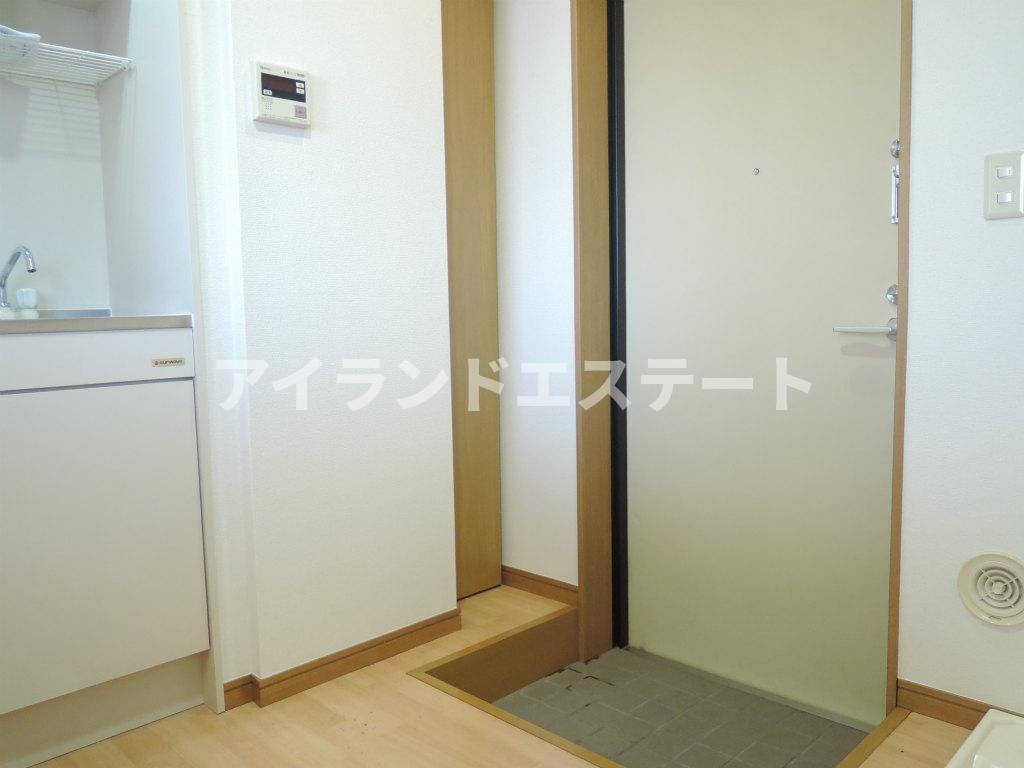 ペアレフルカワ　駅近　ネット1M無料　最上階　角部屋の玄関