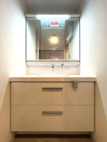 ３０階部分につき眺望良好◆ＪＲ「大津京」駅徒歩２分◆ペット飼育可◆ファーストタワー大津MARYの独立洗面台|独立洗面台