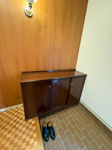 ユーロハイツ御殿山の玄関|明るい玄関です