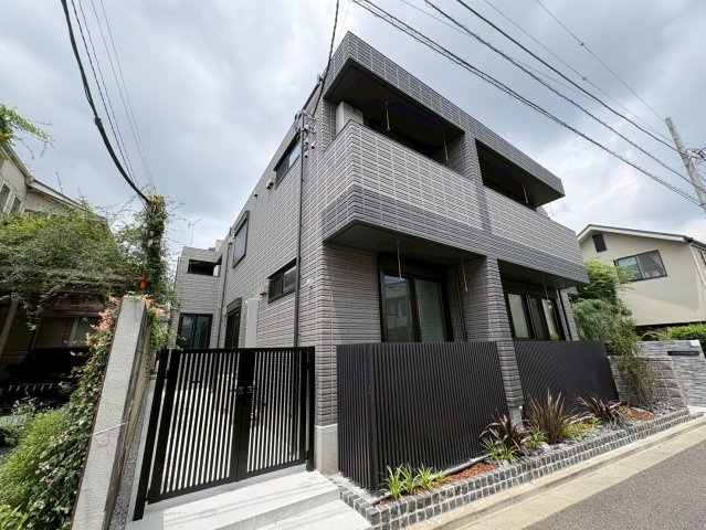 ＬＩＧＨＴＨＯＵＳＥの外観