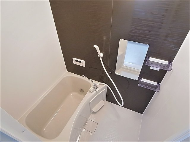 山の街サンクレバの浴室|追焚機能付きのお洒落なお風呂に入替済みです