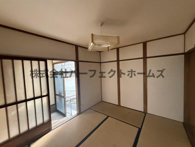 須山町テラスハウスの和室|和室です