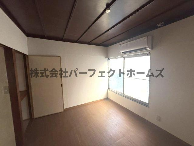 須山町テラスハウスの洋室|スタンダードな洋室です