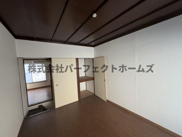 須山町テラスハウスの洋室|スタンダードな洋室です