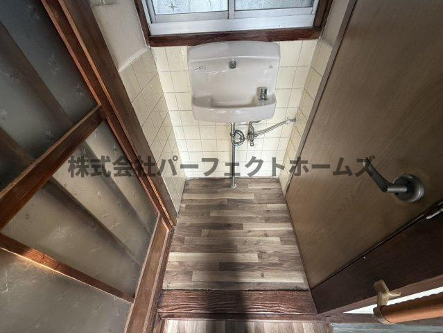 須山町テラスハウスの洗面所|使いやすい洗面所です