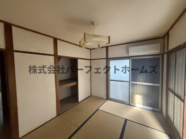 須山町テラスハウスの和室|趣のある和室です