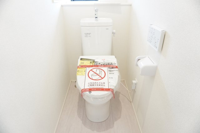 越谷市大字船渡 新築分譲住宅のトイレ|2階