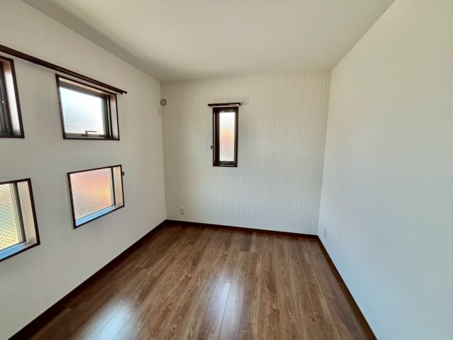 ロタス青山の洋室