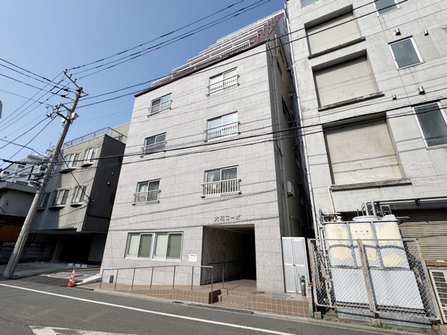 【外観】 | 大和コーポ | 手入れの行き届いた外壁やエントランスなど、「見ればわかる」レベルで清潔感を保ったマンションです。築年数を感じさせない姿で皆様をお出迎えします。～即日のご見学可能～　お問合せはお気軽にどうぞ。