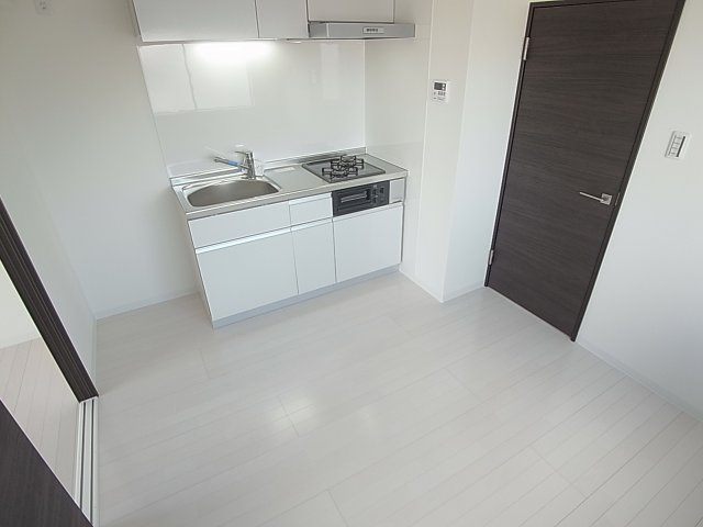 ラムール鈴蘭台南のその他|5.8帖有るダイニングスペース