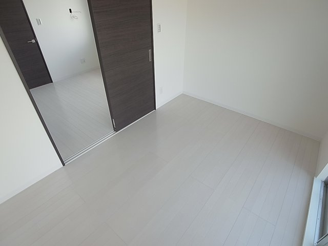 ラムール鈴蘭台南の内装|フローリング、壁紙もリノベーション済みで綺麗